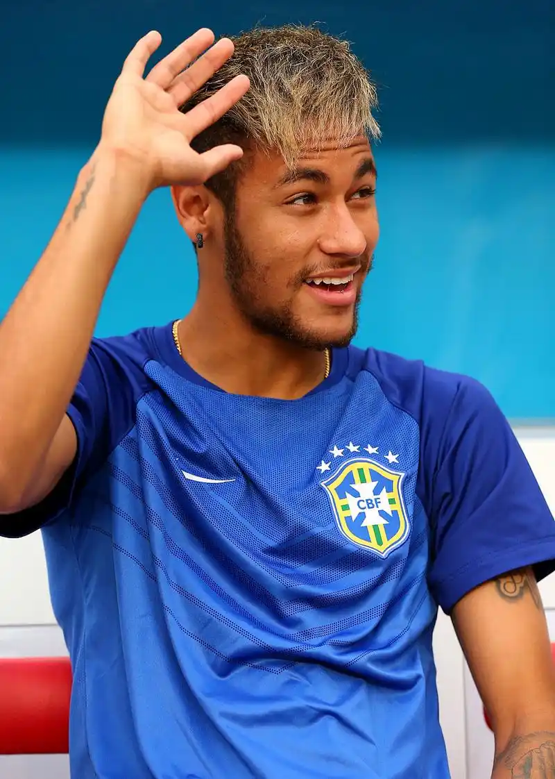 足球不再仅 足球不再仅