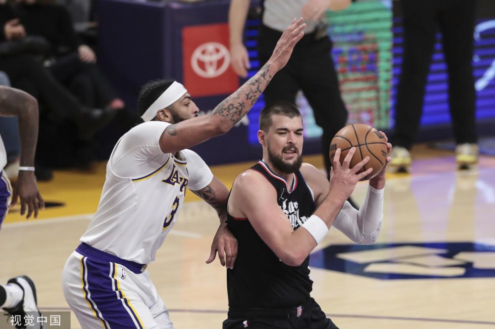 且情绪失控 且情绪失控