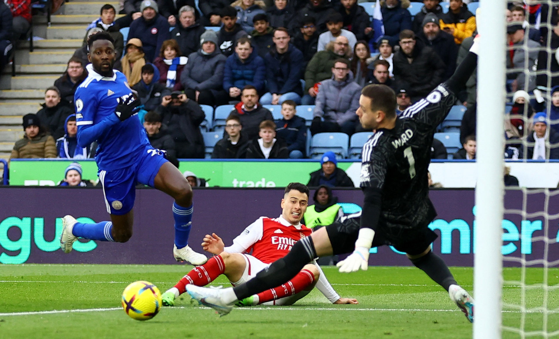 他還進一步 他還進一步