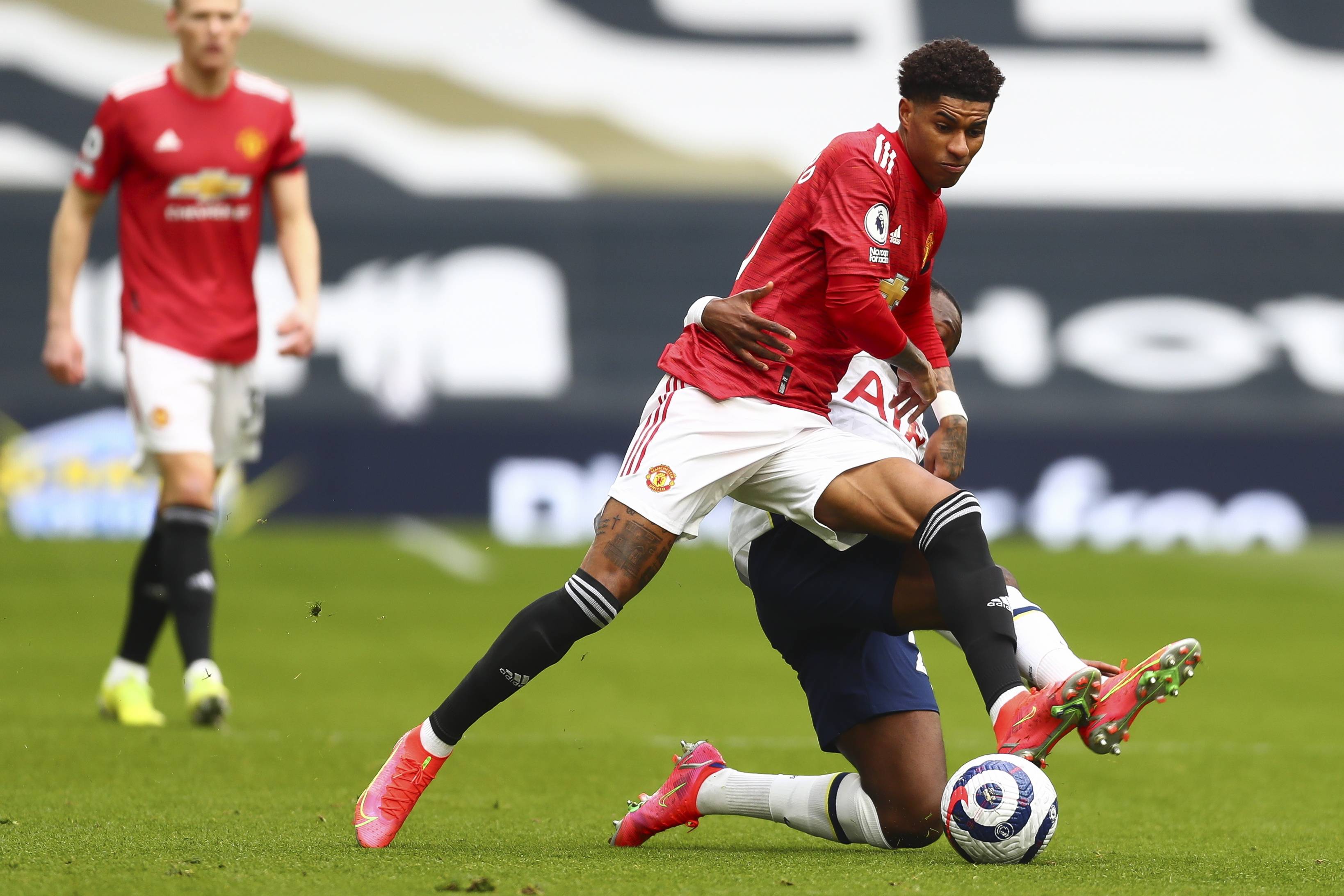 却依旧面临 却依旧面临